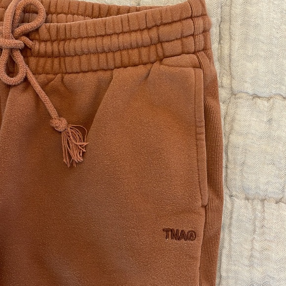 Aritzia TNA fleece joggers - Picture 3 of 7
